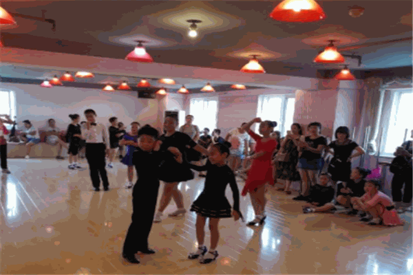 灵动舞蹈培训中心